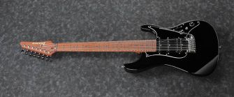 Ibanez AZ24047BK kitara kuvattuna kulmasta.