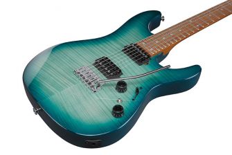 Ibanez AZ24S1F-TXB kitaran kansi lähikuvassa.