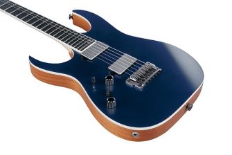 Ibanez RG5121LDBF kitaran kansi lähikuvassa.