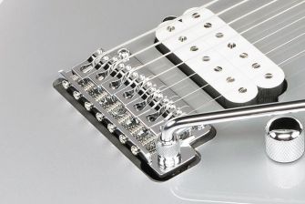 Ibanez TOD70 kitaran tremolotalla.